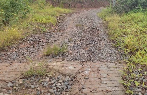 Dikondisikan Sejak Awal Proyek Jalan Lemong Yang Rugikan Negara itu Dikerjakan Anak Pejabat?