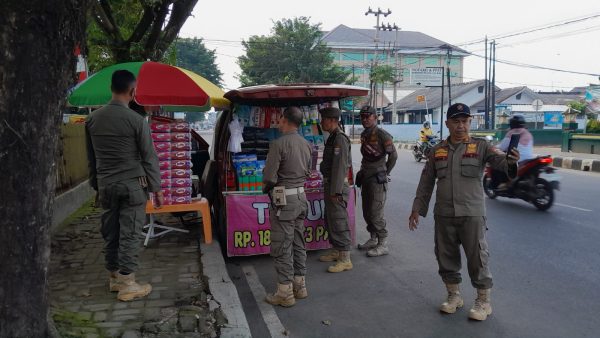 Pemkot Bakal Tertibkan PKL di Jalan Ahmad Yani Metro