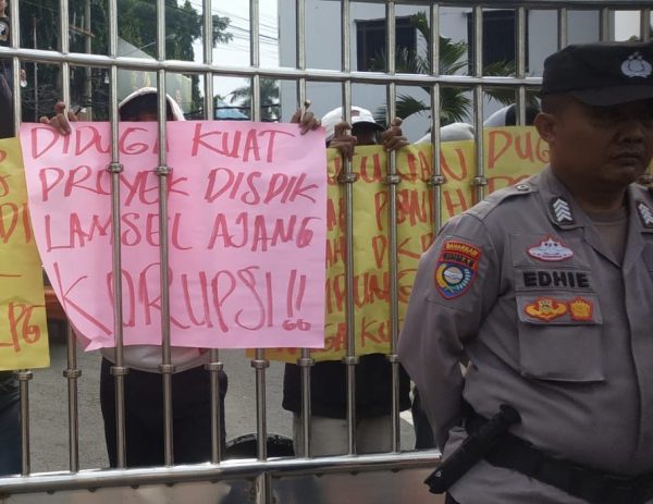 Unjukrasa di Pemda Lampung Selatan Aliansi Perang Desak Usut Korupsi Anggaran Enam Dinas Ratusan Miliar