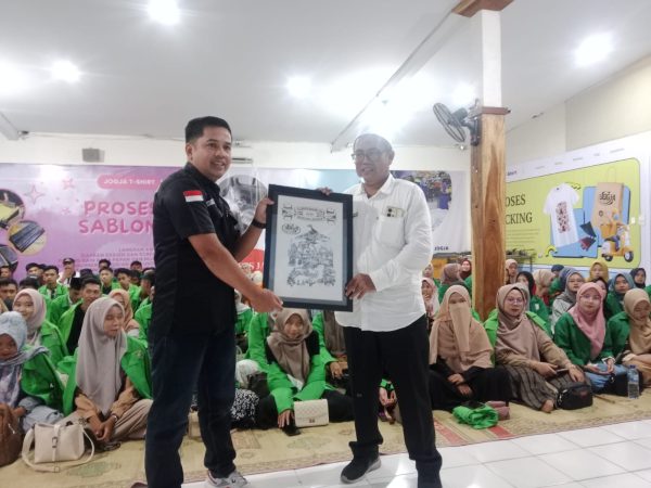 STEBI Tanggamus Adakan Kunjungan Industri  di Omah Oblong Yogjakarta