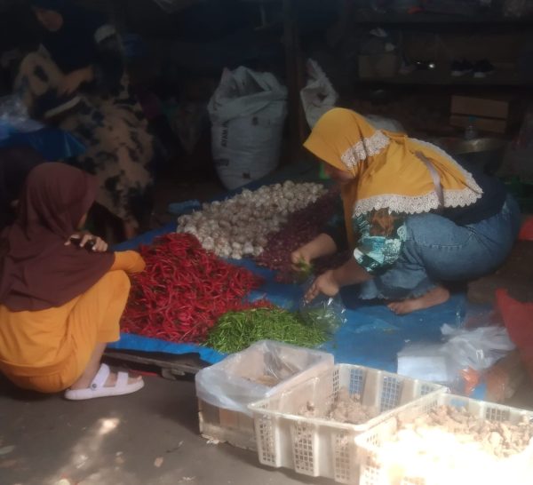 Meski Harga Bahan Pokok Normal Pedagang di Tubaba Tetap Mengeluh
