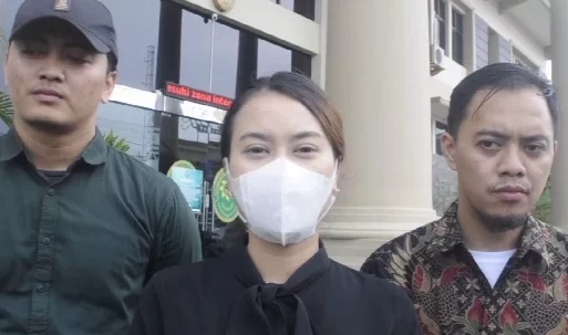 Terdakwa Kompol Hendy Diduga Terlantarkan Istri Dan Lebih Memilih Wanita Simpanan?