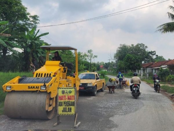 Warga Kritik Tambal Sulam Jalan di Batanghari Nuban-Kota Gajah Asal Jadi
