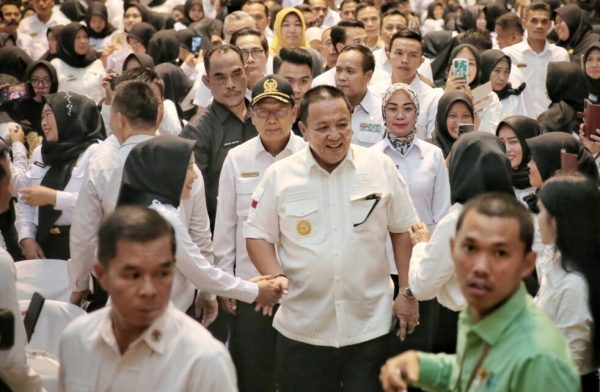 Jelang Akhir Masa Jabatan Gubernur Serahkan SK 5056 Guru PPPK Angkatan 2023