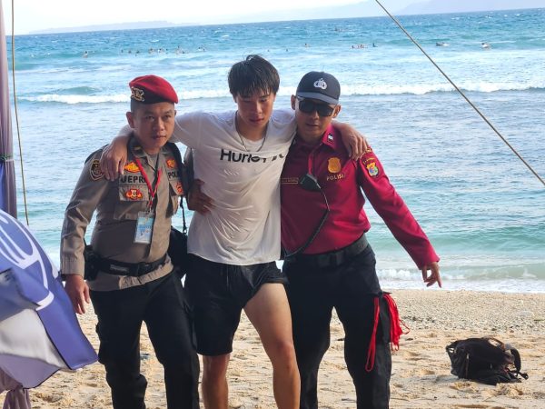 Atlit Surfing Asal Jepang Terluka Akibat Sabetan Sirip Ikan di Lokasi WSL Krui