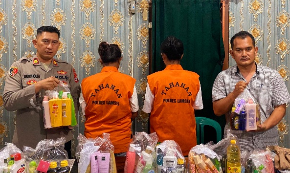 Dua Emak Emak Bohai Asal Panjang Ngutil Enam Alfamart di Lampung Selatan Aksinya Terekam CCTV