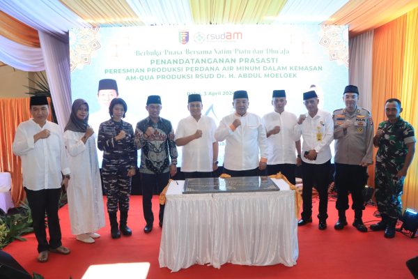 Arinal Resmikan Produksi Perdana Air Minum Dalam Kemasan Produksi RSUD Abdul Moeloek