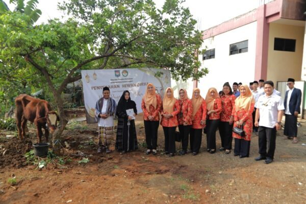 Serahkan Hewan Kurban, Plt. Ketua Antarwaktu DWP Kemendagri: Ibadah Kurban Ajarkan Nilai Kemanusiaan