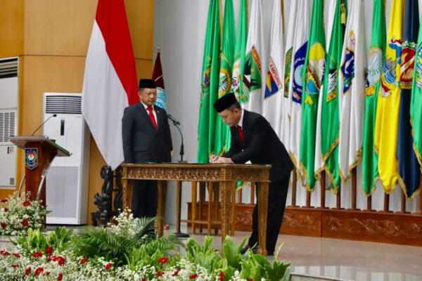 Lantik Deputi BNPP, Mendagri Tekankan Pentingnya Pengelolaan Infrastruktur di Daerah Perbatasan