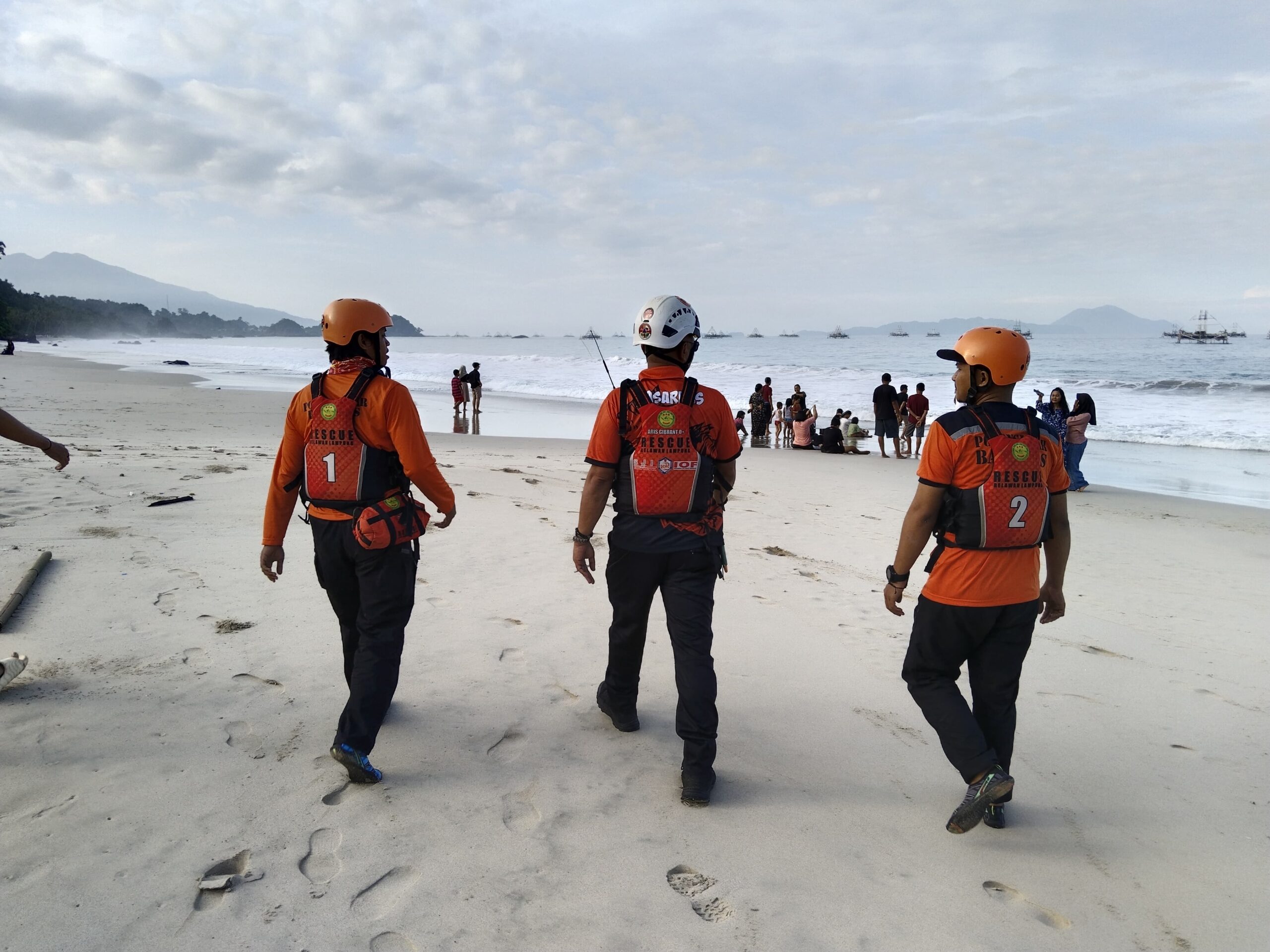 Pengunjung Pantai Rio Kalianda Hilang Terseret Ombak