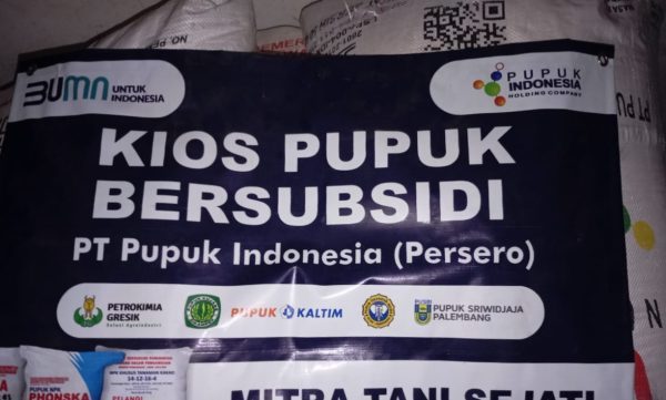 Hampir Setahun Warga Banjarsari Lamsel Dipersulit Beli Pupuk