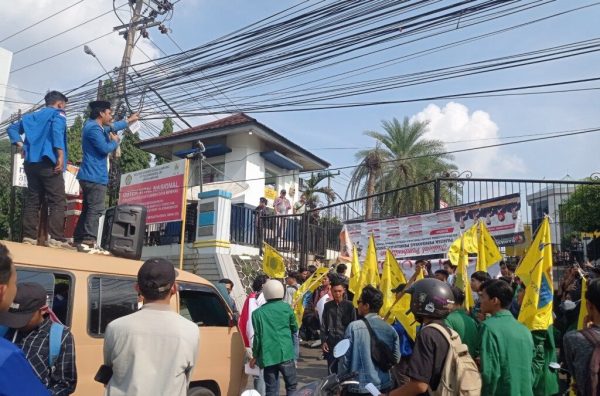 Padam 33 Jam, PMII Demo Kantor PLN Lampung Tuntut Konpensasi Pelanggan