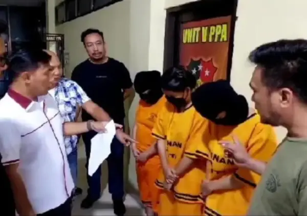 Laporan Pengacara Polresta Bandar Lampung Tangkap Tiga Mucikasi PSK Dibawah Umur Via Online