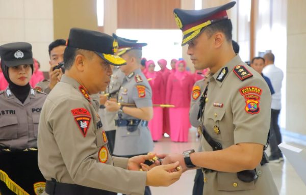 Irjen Pol Helmy Santika Pimpin Sertijab PJU Polda Lampung Termasuk Tujuh Kapolres Ini Daftarnya