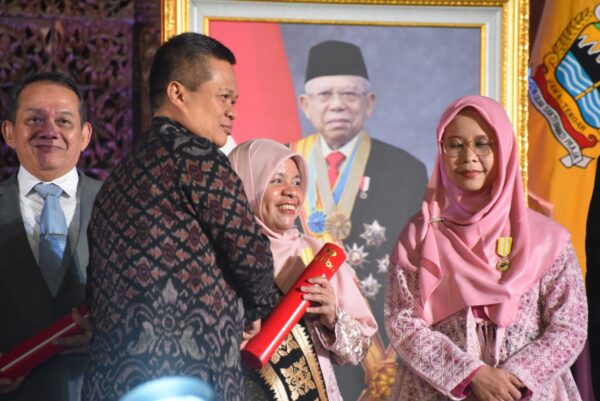 Ketua AIMI Lampung Raih Penghargaan Dharma Karya Kencana 2024 Dari BKKBN