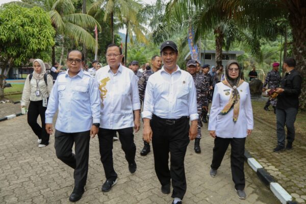 Samsudin Dampingi Mentan dan Wakasal Tinjau Program Ketahanan Pangan di Mako Brigif 4 Padang Cermin