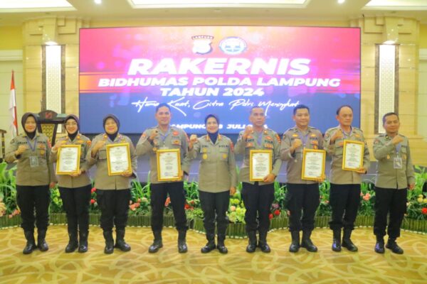 Enam Polres Dapat Reward di Rakernis Bidhumas Polda Lampung 2024