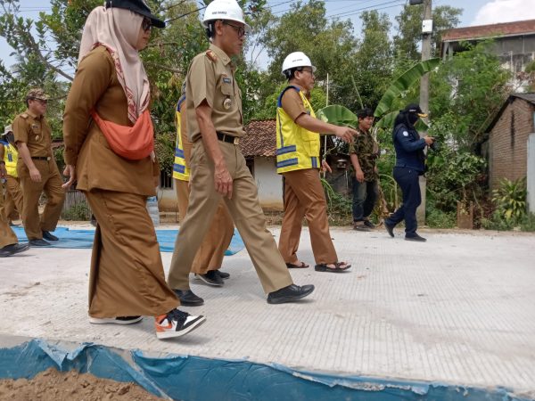 Wali Kota Metro Cek Perbaikan Jalan dan Drainase di Jalan Imam Bonjol