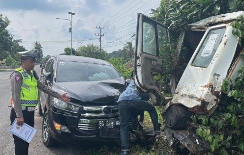 Mobil Paspamres Kecelakaan Tunggal di Jalinsum