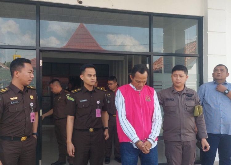 Kurangi Volume Aspal Jalan Pasar Kodim SriwijayaâSumberrezeki Bandar Mataram Rekanan Ditahan Jaksa