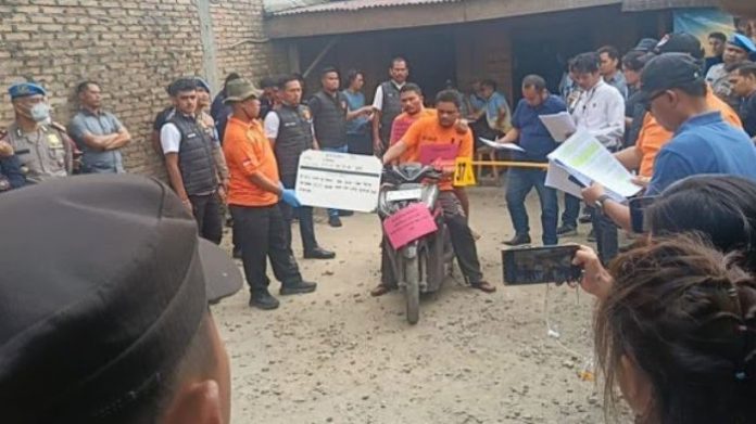 Rekontruksi Tiga Tersangka Pelaku Pembunuhan Wartawan dan Keluarga di Karo, Soal Oknum TNI Keluarga Lapor POMDAM Bukit Barisan