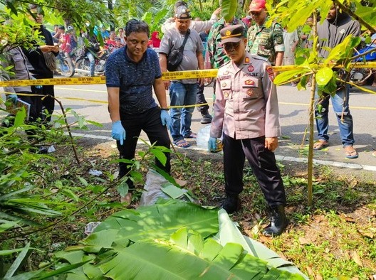Viral, Jasad Pria Dimutilasi Dalam Karung di Jalan Raya Cibalong