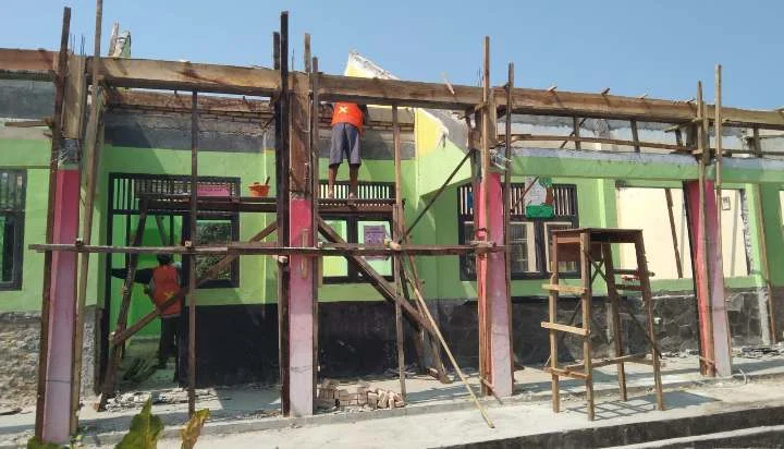 Proyek Rehab Ruang Guru Kepala Sekolah dan TU SMP Negeri 2 Sragi Lampung Selatan Rp666,8 Juta Gunakan Barang Bekas?