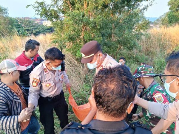 Jasad Lansia Ditemukan di Lahan Kosong Belakang SPBU Kemiling Bandar Lampung