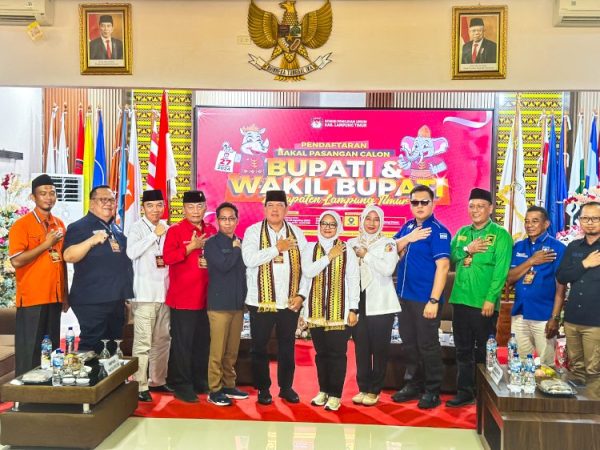 Ela Siti Nuryamah-Azwar Hadi Daftar KPU Lampung Timur, Potensi Lawan Kotak Kosong?
