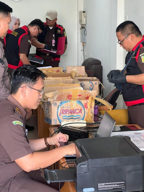 Kejati Geledah Kantor Rekanan PDAM Way Rilau Bandar Lampung