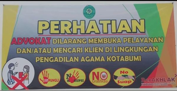 Banner Larangan PA Kotabumi Bikin Gerah, Tulisannya Dinilai Rendahkan Profesi Advokat