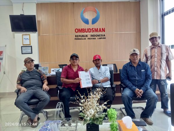 Dicurigai Kongkalikong Terkait Dugaan Korupsi DD Pekon Pardasuka, Kepala Inspektorat Pringsewu Diadukan ke Ombudsman