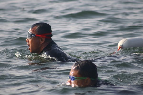 Danbrigif 4 Mar/BS Lampung Olahraga Perwira Renang Laut jarak 1.200 Meter