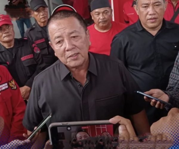 Pake Baju Hitam Arinal Muncul di PDIP, Siap Maju Pilgub Gandeng Sutono