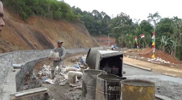 Proyek Long Sekman Rp9,4 Miliar Milik PUPR Tanggamus Sarat Korupsi Dikerjakan Asal Jadi