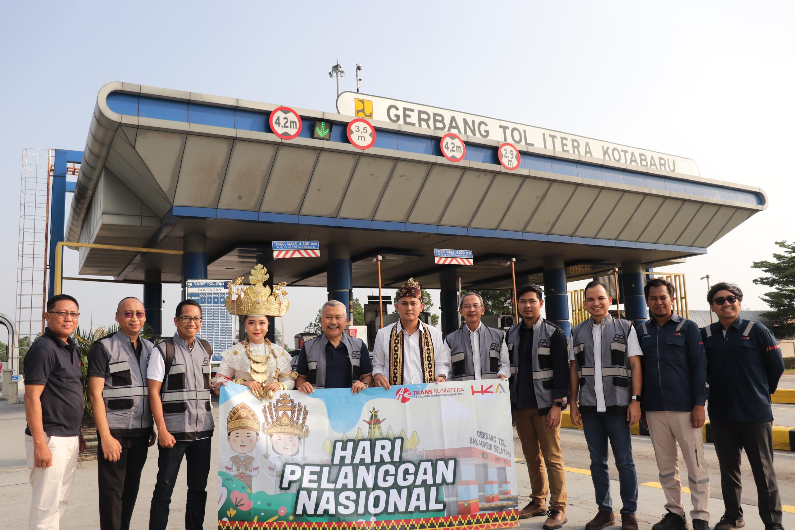 Hari Pelanggan Nasional PT BTN Toll dan HKA Bagikan Paket Merchandise Gratis 