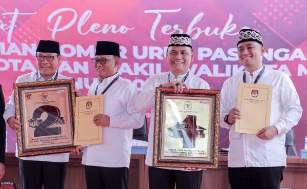 Bambang-Rafieq Nomor 1 Wahdi-Qomaru Nomor Urut 2