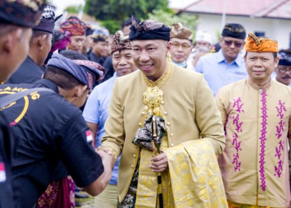 Cagub Rahmat Mirzani Djausal Terima Gelar Kehormatan Ksatria Shri Natha Bhuwana