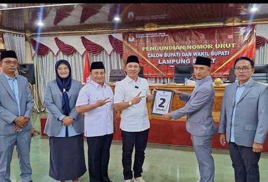 Pasangan Parosil Mabsus-Mad Hasnurin Nomor Urut 2 Melawan Kotak Kosong Nomor Urut 1