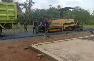 Warga Prihatin Proyek Hotmix Jalan Sukadana-Way Jepara Rp19,8 Miliar Gunakan Material Asalan
