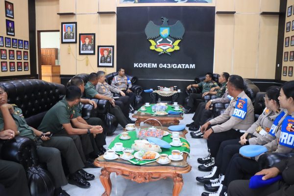 Silaturahmi Tim Divpropam Polri dengan Danrem 043/GATAM dan POM TNI di Bandar Lampung