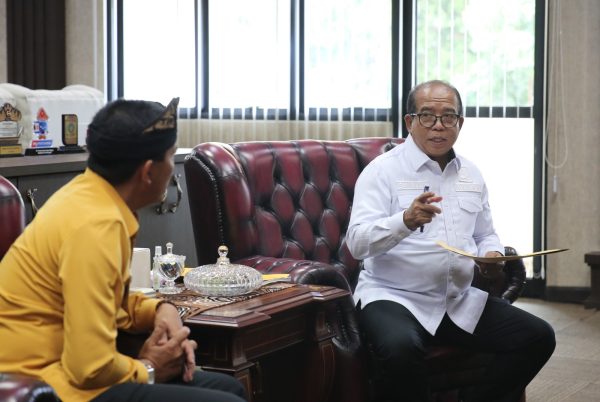 Samsudin Nilai Perisada Hindu Bantu Promosikan Kerukunan Beragama
