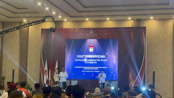 Debat Kandidat Perdana, Kedua Calon Wakil Wali Kota Metro Tampil Memukau