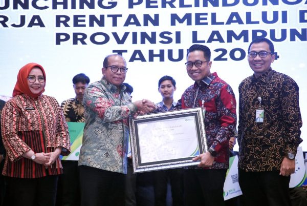 Samsudin Luncurkan Jamsostek untuk 18.612 Pekerja Rentan Melalui Dana Bagi Hasil Sawit bagi 5 Kabupaten di Provinsi Lampung