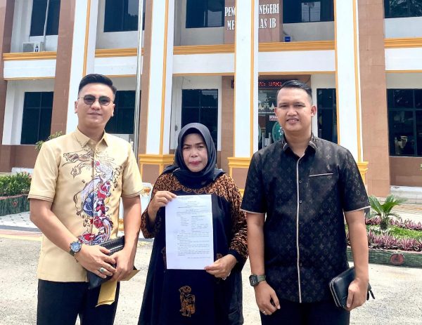 MA Tolak Kasasi Kejari Metro Farida Bebas