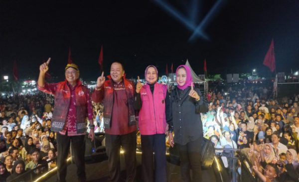 Suara Menggelegar! Ribuan Pengunjung Membara di Pesta Rakyat Tulang Bawang Serukan ‘Ardjuno Lanjutkan!’