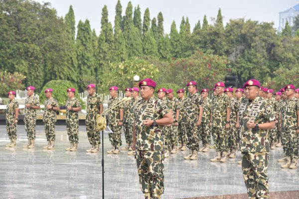Danbrigif 4 Mar/BS dan Ketua Cabang 7 PG Kormar Hadiri Ziarah dan Tabur Bunga Peringati HUT ke-79 Korps Marinir