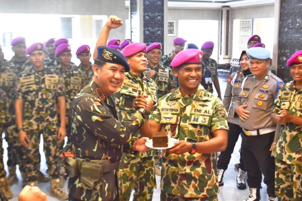 Brigif 4 Mar/BS Berikan Kejutan di HUT ke-79 Korps Brimob Polri Wilayah Lampung