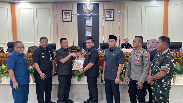 Rapat Paripurna DPRD Tanggamus: Pj Bupati Paparkan RAPBD 2025 dan Tiga Raperda