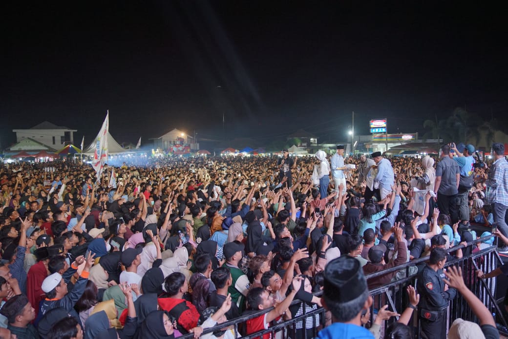 Tumpah Ruah Dilapangan Tanjung Sari Warga Lampung Selatan Siap Menangkan Mirja-Jihan